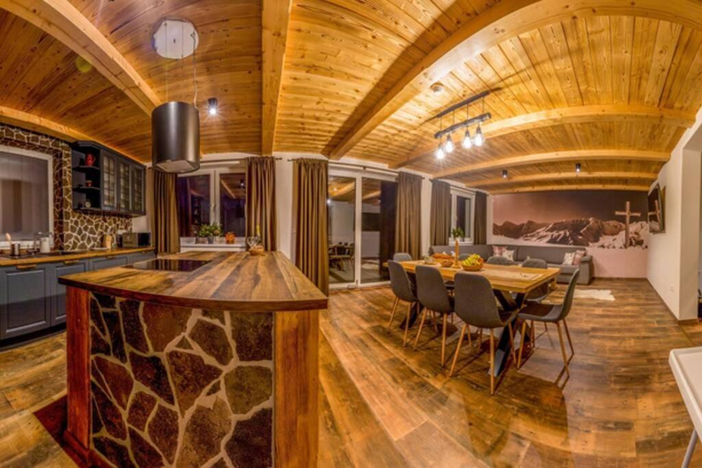 Chalet ซูเบเรซ ภายนอก รูปภาพ